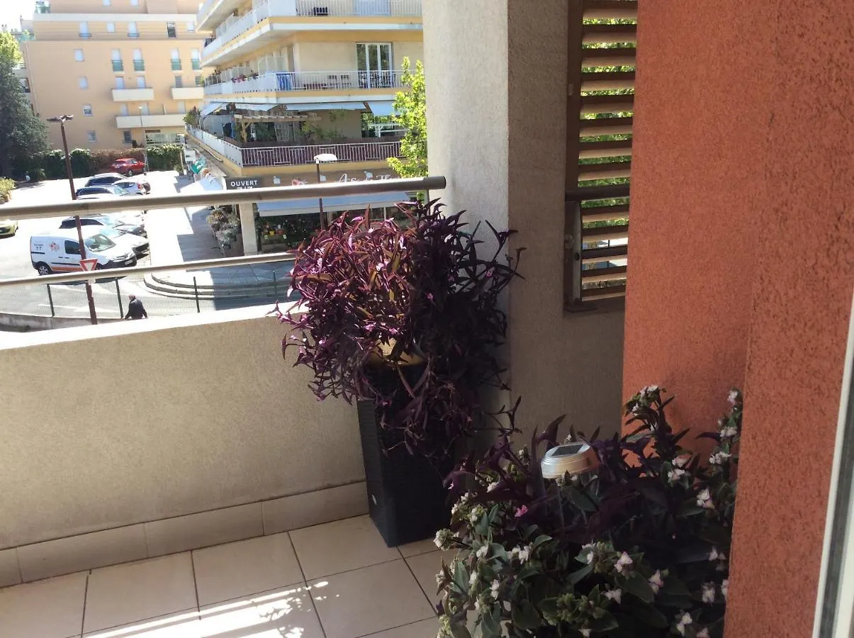 Bord De Mer Fréjus 0*,  Francie