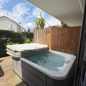 Hotell Sable Et Soleil - Port, Et Jacuzzi Prive, Fréjus